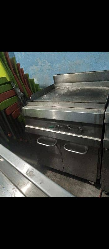 B,B,q angithi , double fryer, larg hot plate available 3