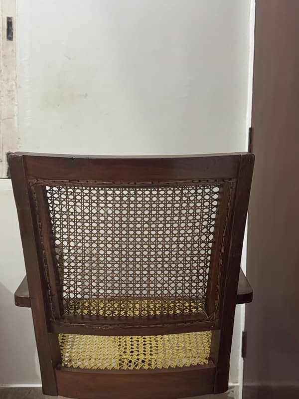 Wooden Chair breathable 1