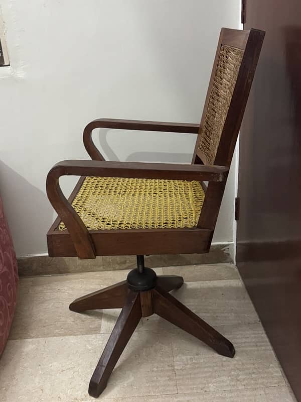 Wooden Chair breathable 3