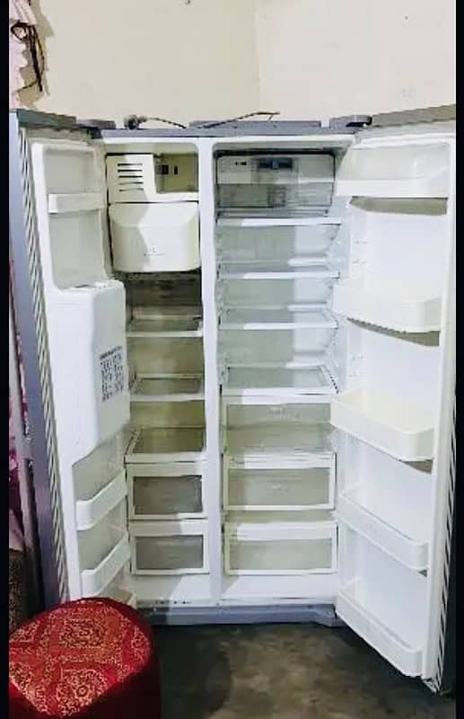 LG REFRIGERATOR DOUBLE DOOR 2