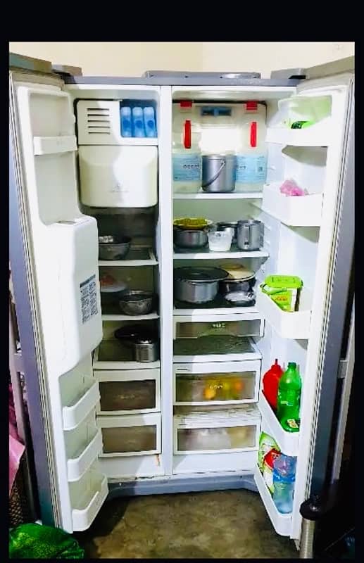 LG REFRIGERATOR DOUBLE DOOR 4