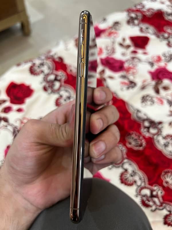 iPhone xsmax 64gb dual pta approved with box 4