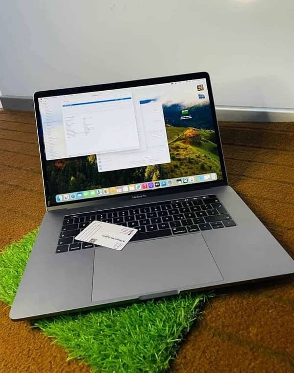 Macbook pro 2018 core i7 5