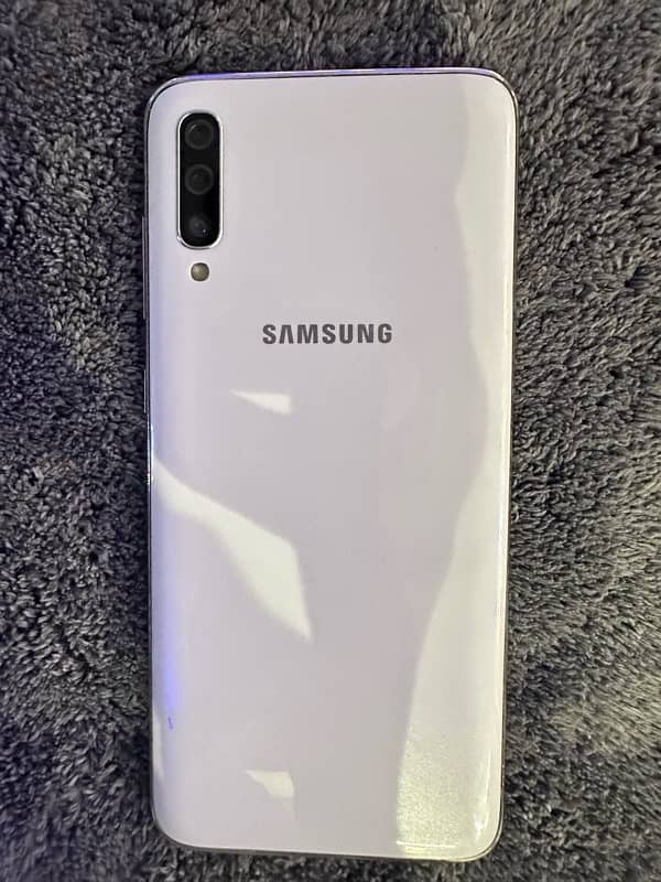 samsung a70  6/128 white 0