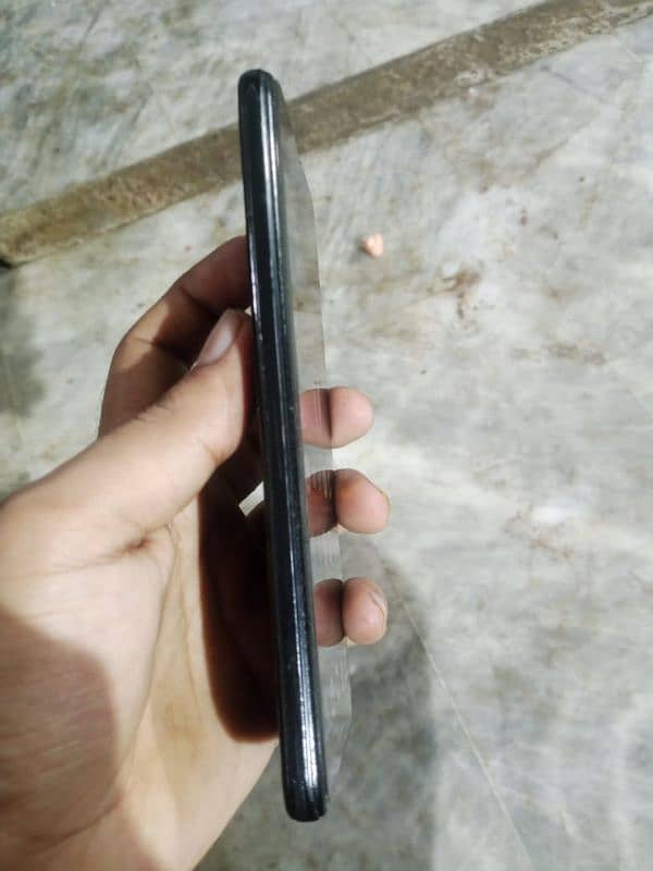 exchange only Samsung note 10,OnePlus ,I phone 11 non pta bee chlay ga 7