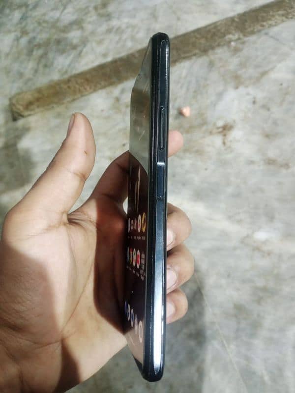 exchange only Samsung note 10,OnePlus ,I phone 11 non pta bee chlay ga 8