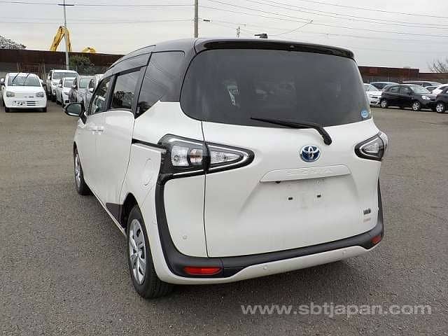 Toyota Sienta 2019 3