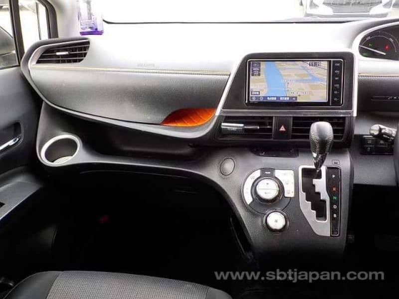 Toyota Sienta 2019 8