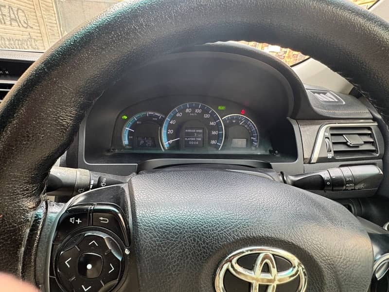 Toyota Camry hybrid  2012 6