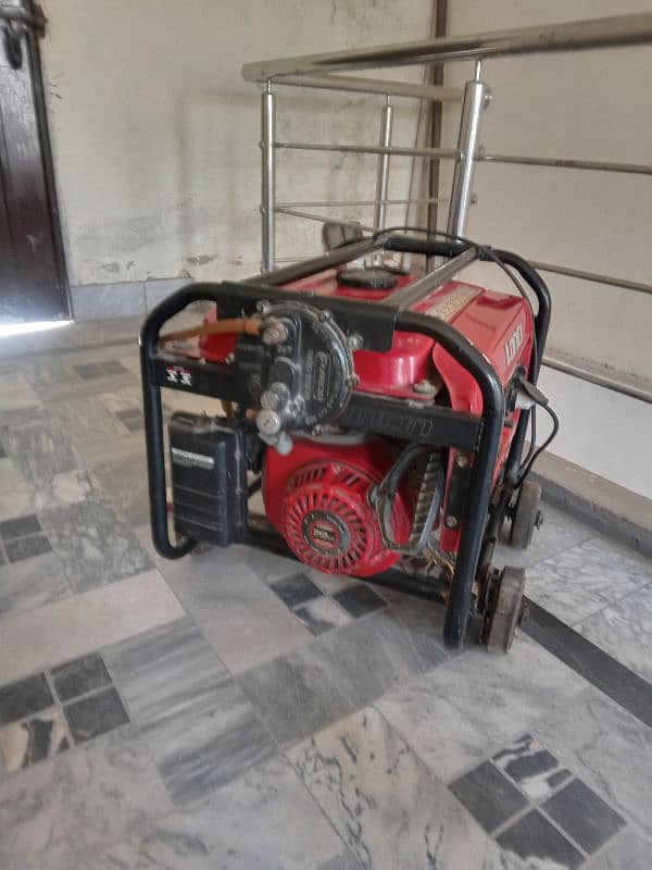 home Used Generator for sale 4900 ddc with 3.1 kv. 4