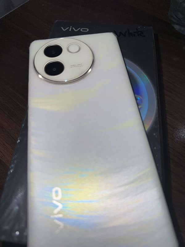 vivo V30e 3