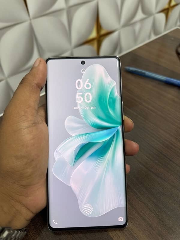 vivo V30e 4