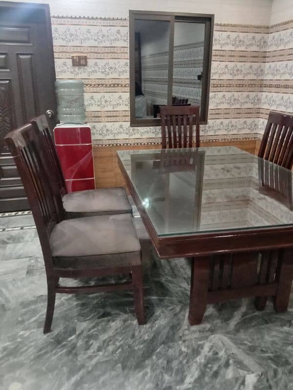 Dinning Table With Chairs For Sale 0