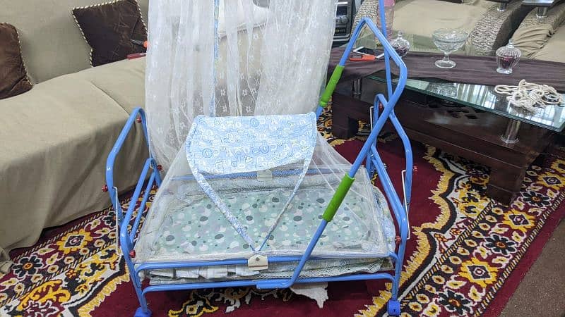 baby cot with net 1