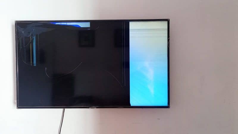 Samsung 4K ultra HD smart TV panel broken 2