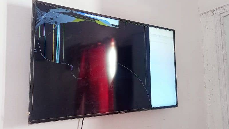 Samsung 4K ultra HD smart TV panel broken 4