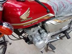 Honda 125 Larkana number 20 model