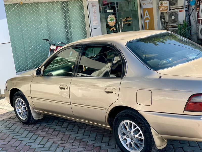 Toyota Corolla GLI 2001 3