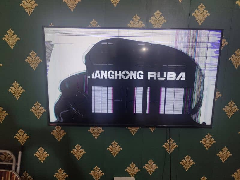 43 inch led 4k changhongruba panel broken 1