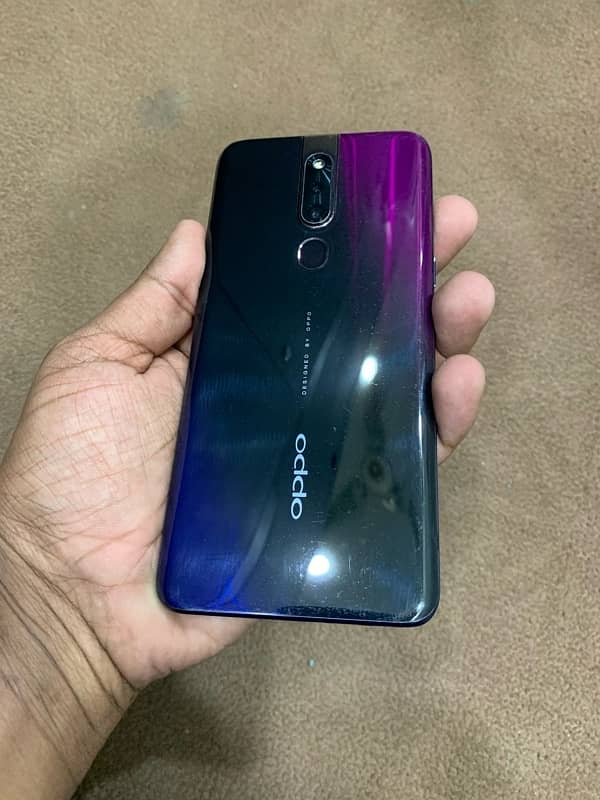 Oppo F11 pro 6/128 with box charger 2