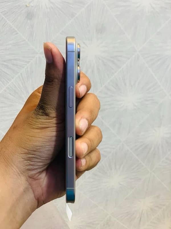 IPhone 16 pro 128GB Desert titanium Non PTA 1