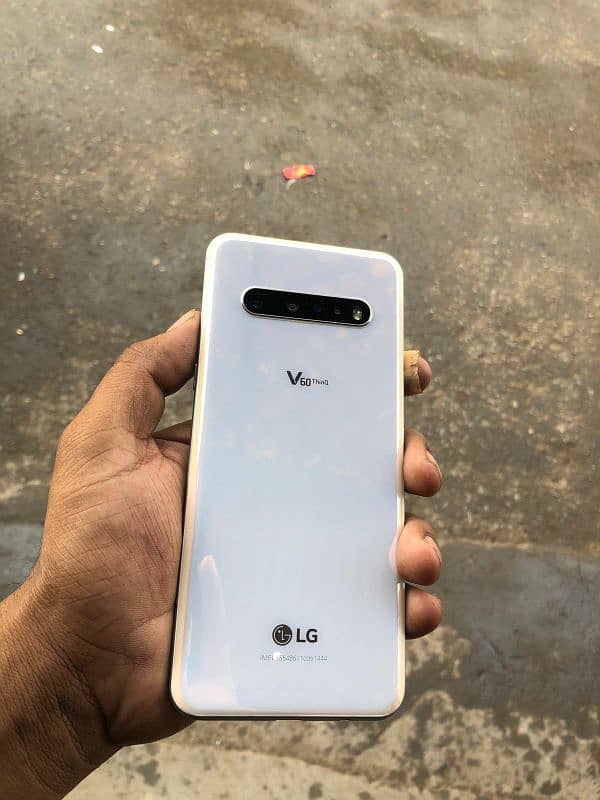 LG v60 think 2