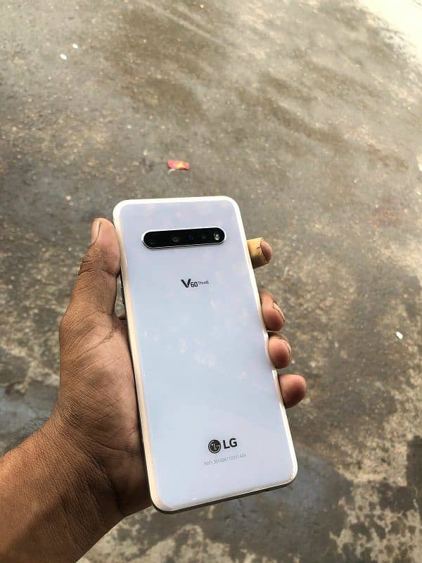 LG v60 think 3