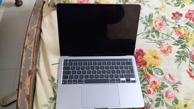 Macbook pro M2 2022 13 inch 1