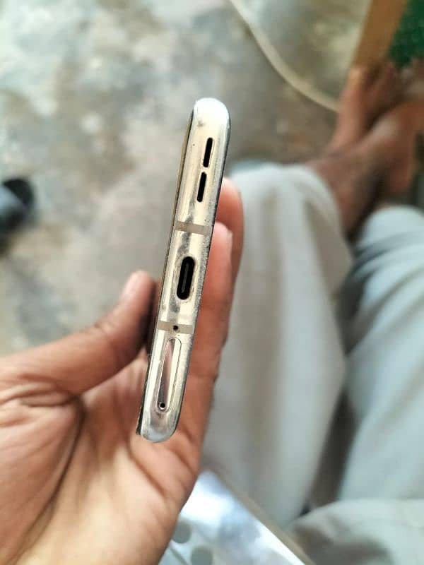 one plus 8 hai touch break all ok urgent sail battery b good 2