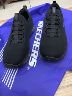 SKECHERS