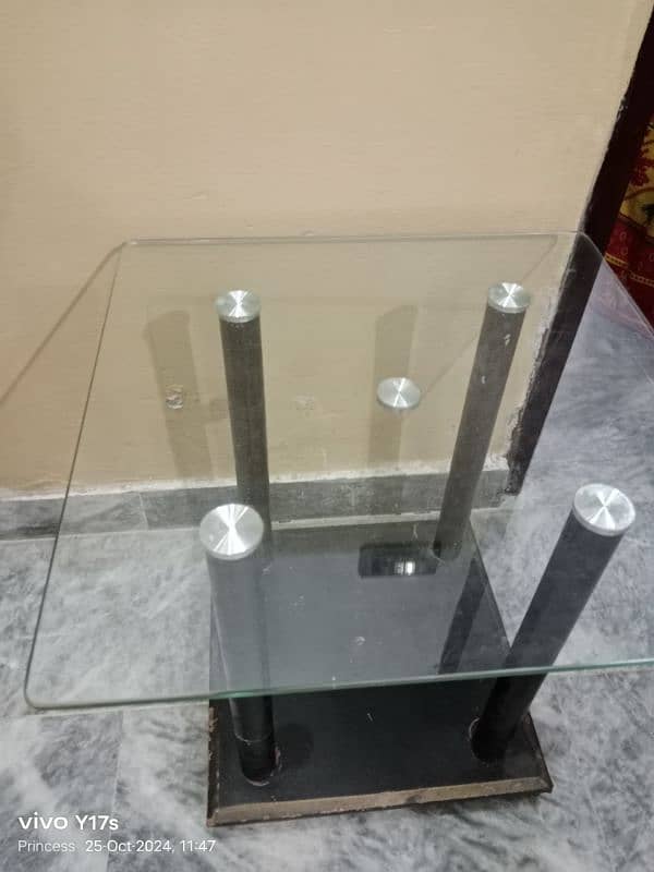 2 side tables one centre 5