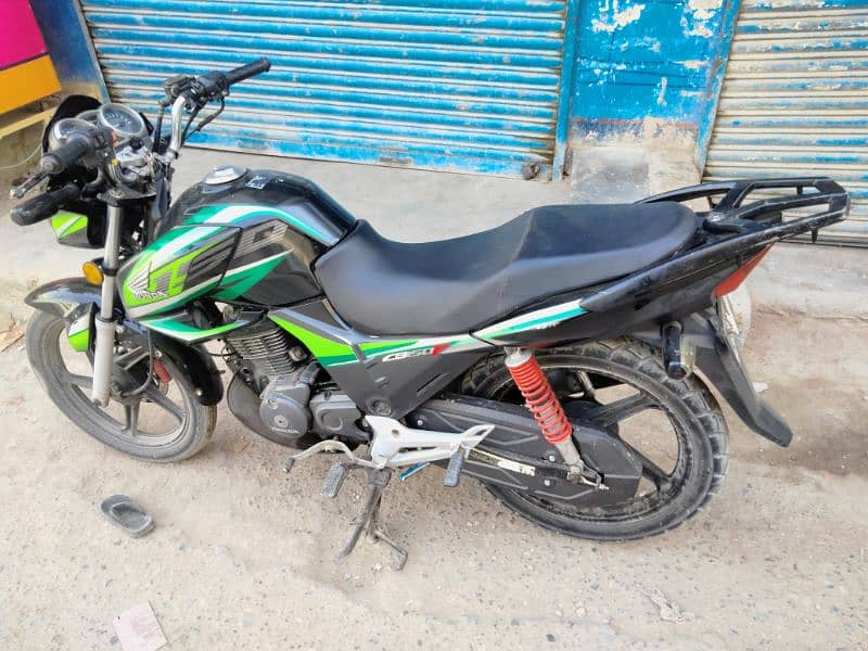 HONDA CB 150F Karachi Number 2nd Owner 3