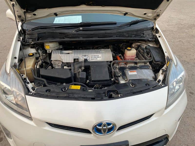 Toyota Prius 2012/16 Model 3