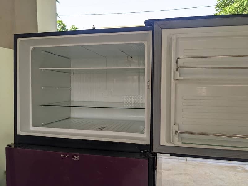 Dawlance Full size Glass Door Fridge 1