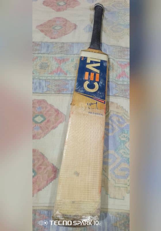 CEAT Hitman Bat 1