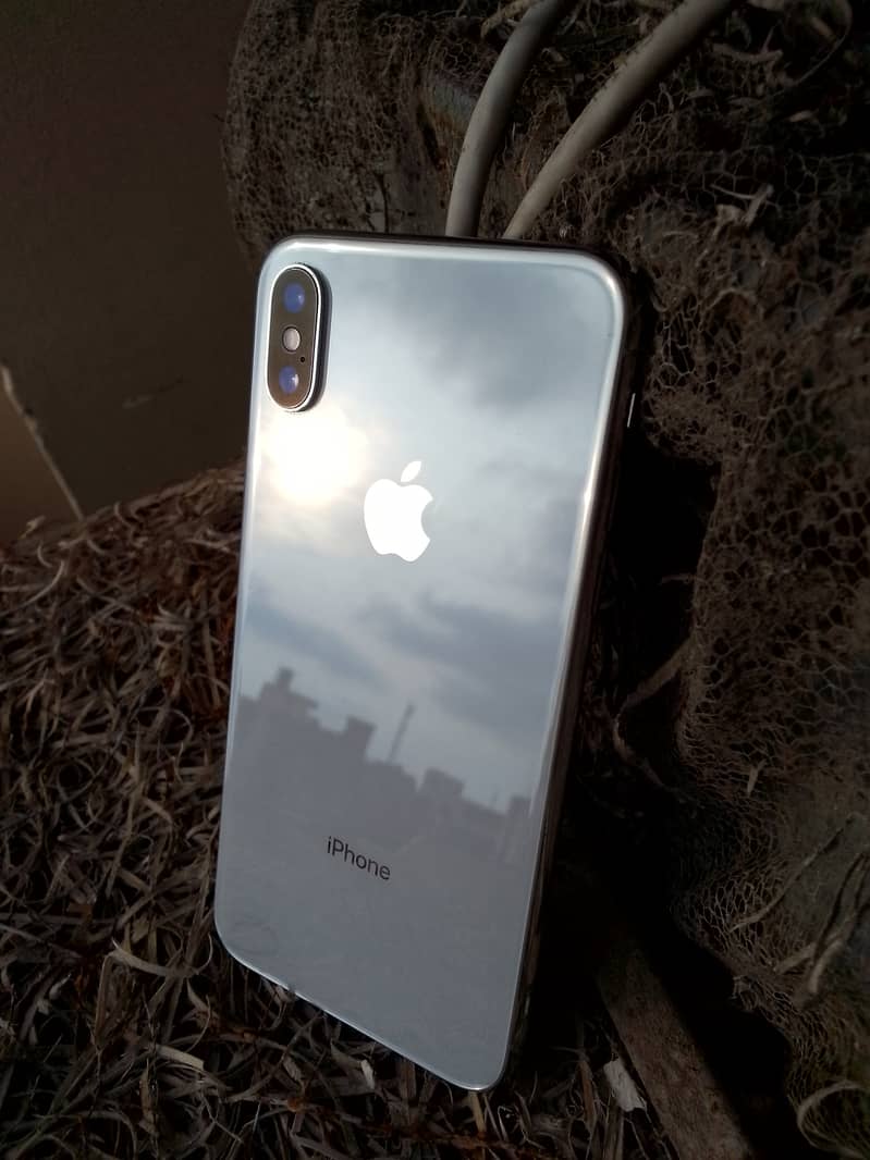 iphone X White Color 64 GB Non PTA 0