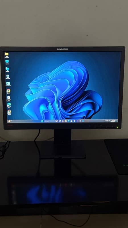 Lenovo 22 Inch Monitor 2