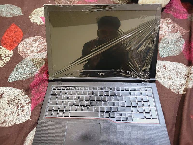 Fujitsu LifeBook E5510 Notebook 1