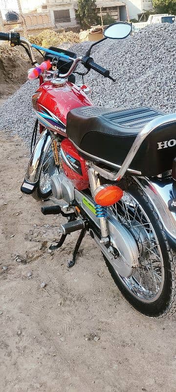 Honda 125 2015 advance 3