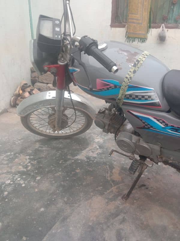 2019 model road prince bike petrol average 50 to 55 5