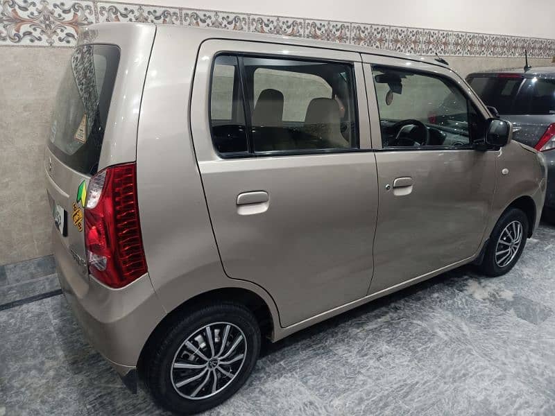 Suzuki Wagon R VXL 2015 Engine capapcity 1000cc 3