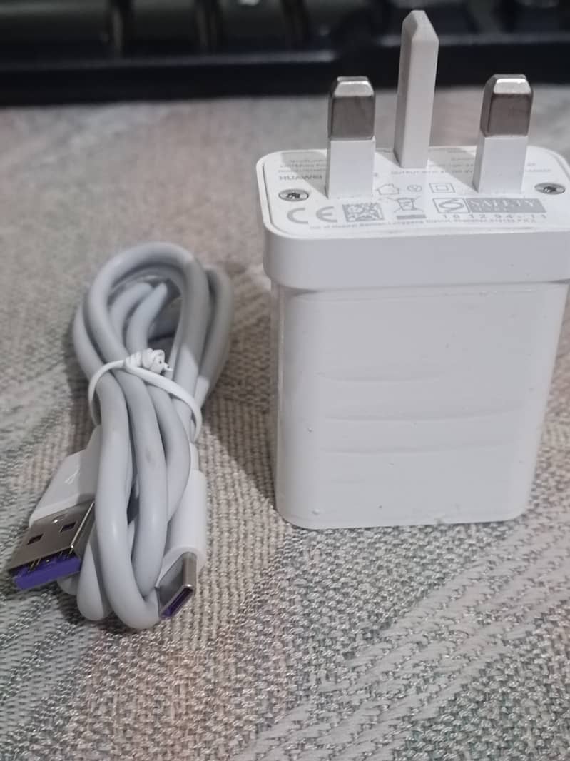 HUAWEI 40 W CHARGER WITH CABLE ORIGINAL 8