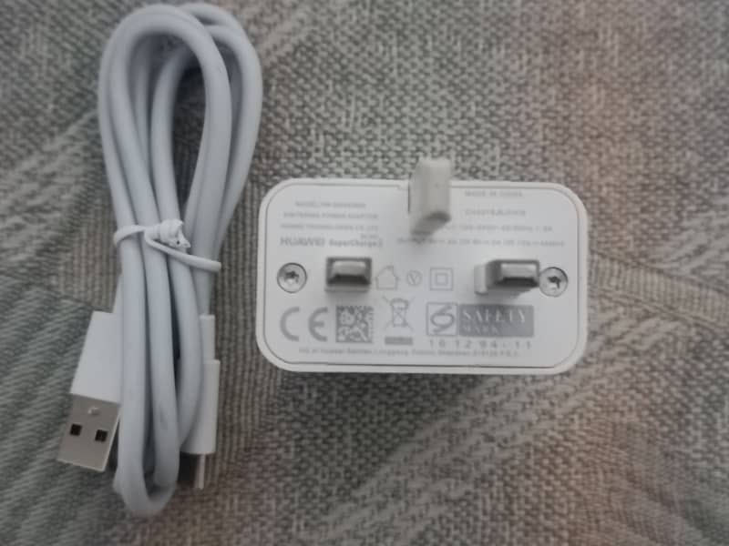 HUAWEI 40 W CHARGER WITH CABLE ORIGINAL 9