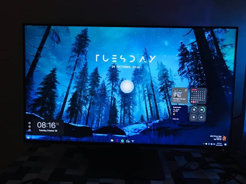 Dell u24 Infinity Borderless 2k srgb Display 1