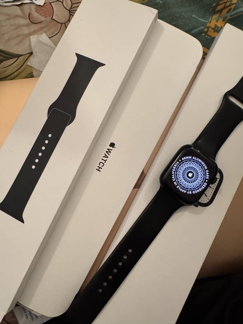 Apple Watch Series 7 45mm Jet Black 11