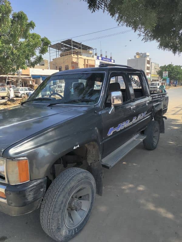 Toyota Hilux 1986 double cabin 4x4 1