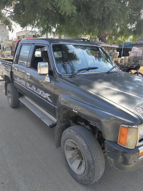 Toyota Hilux 1986 double cabin 4x4 2