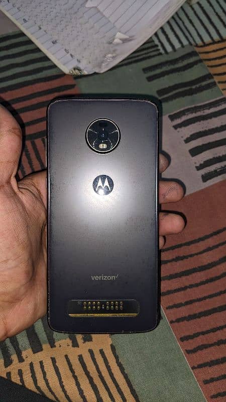 MOTO Z4 3