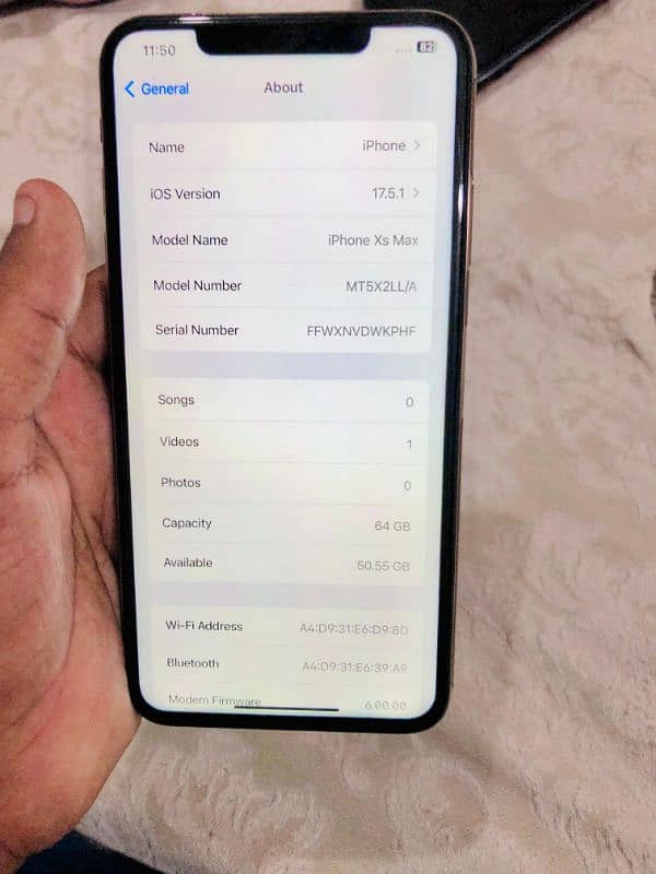 iPhone Xs Max Golden colour  64gb Jv 1