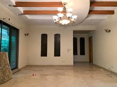 01 Kanal Slightly Used Modern House For Rent GG-Block DHA Phase 4 Lahore 0